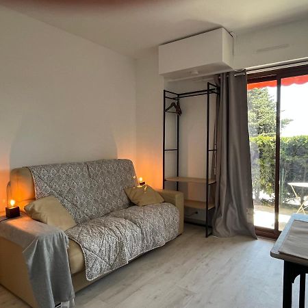 Charmant Studio Avec Terrasse Et Parking A Vence Exterior photo