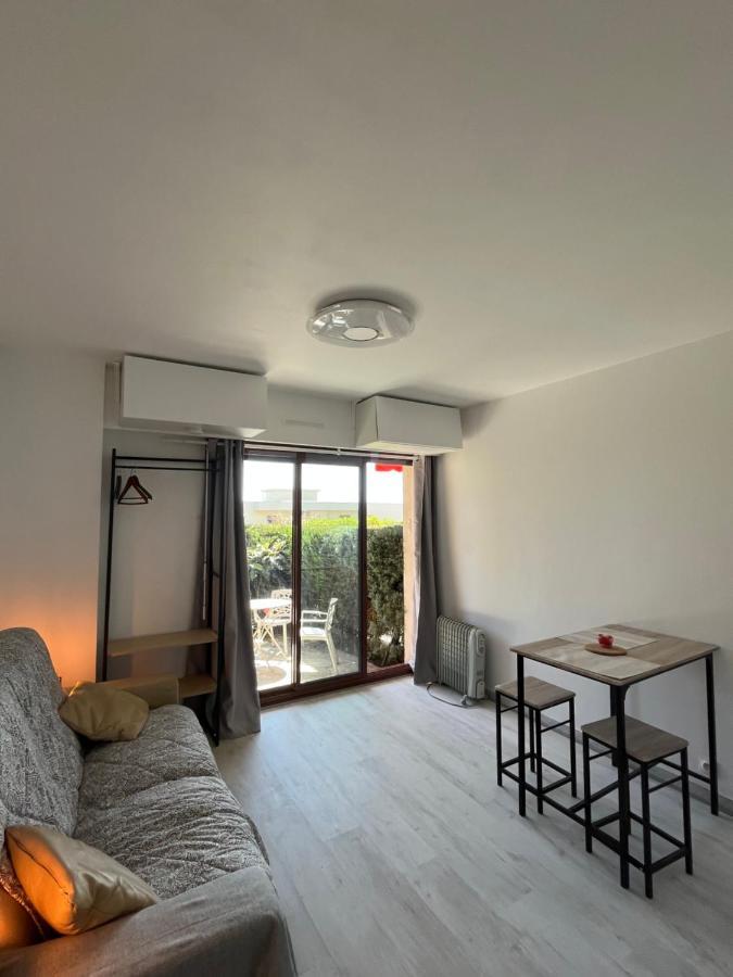 Charmant Studio Avec Terrasse Et Parking A Vence Exterior photo
