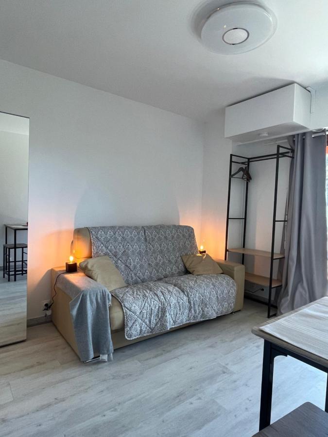 Charmant Studio Avec Terrasse Et Parking A Vence Exterior photo